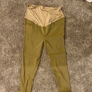 Never worn maternity pants, size 2x. Features over the belly panel.